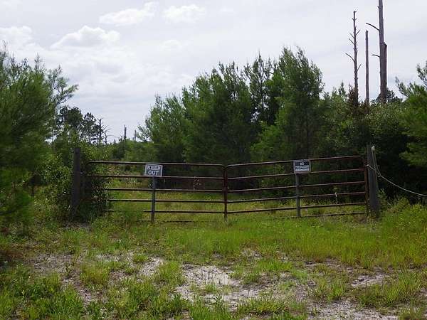 10.3 Acres of Recreational & Residential Land for Sale in Cedar Key, Florida