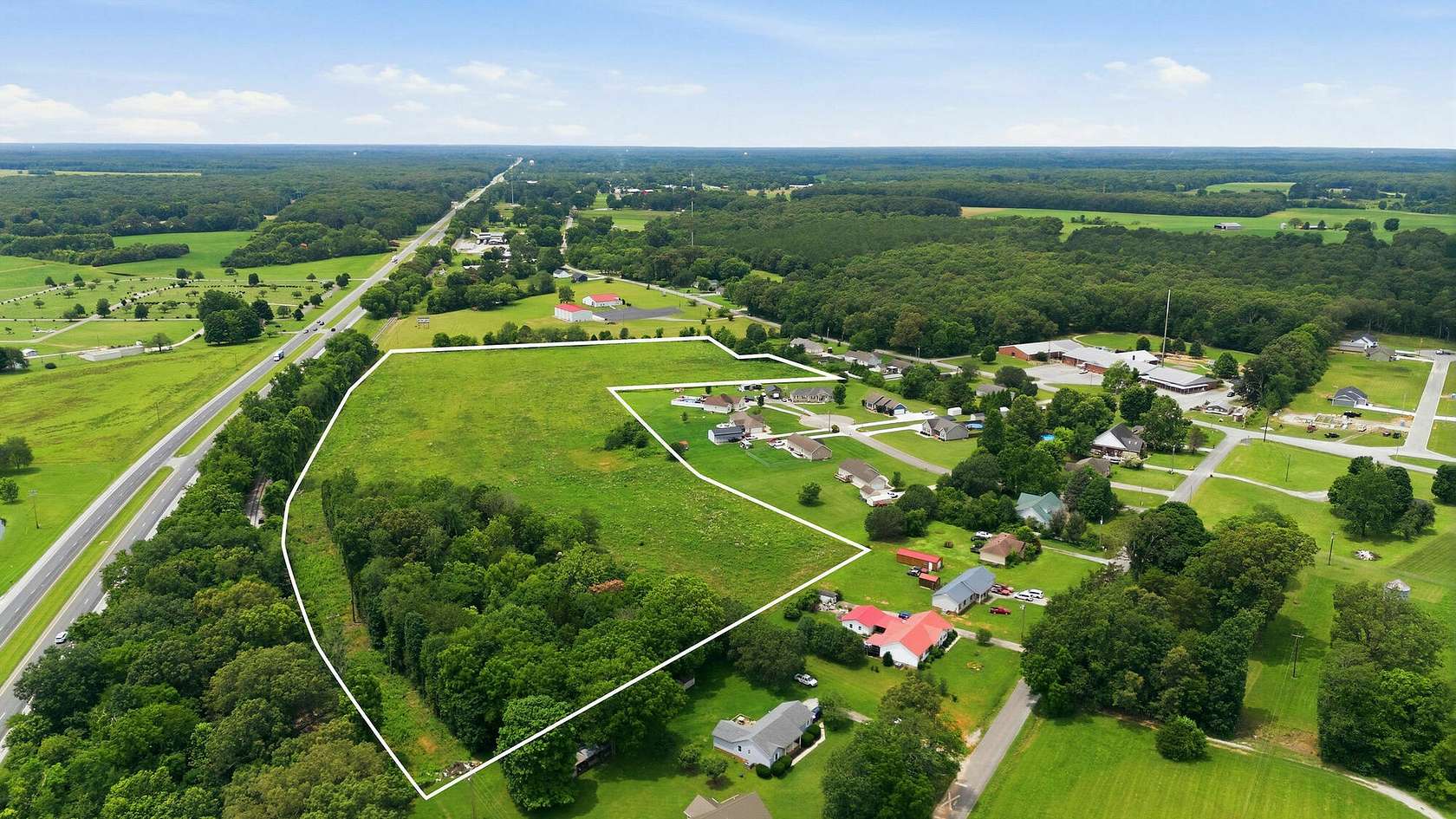 18.7 Acres of Commercial Land for Sale in Tullahoma, Tennessee