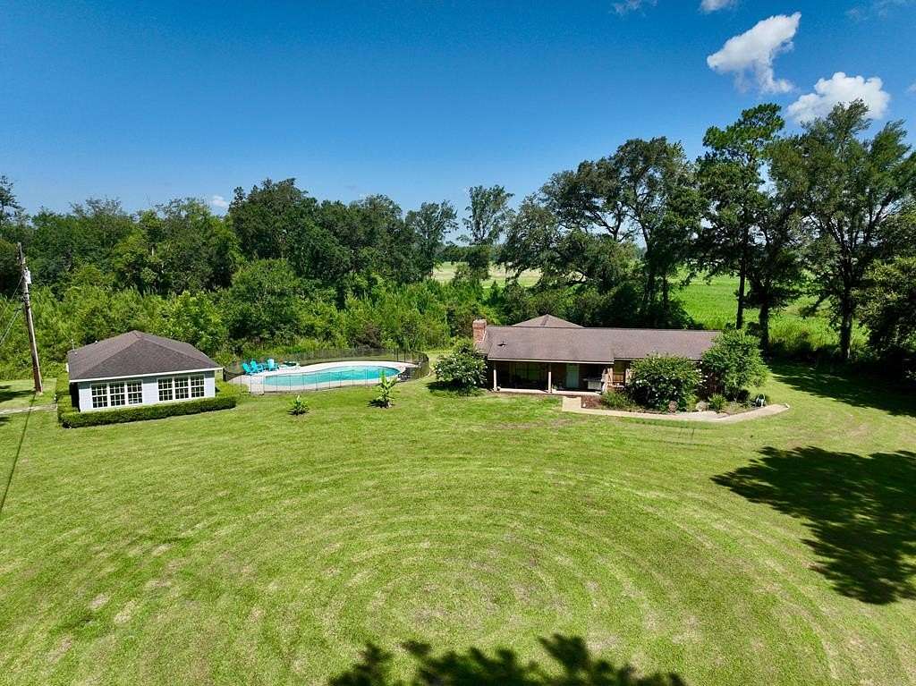 15.7 Acres of Land with Home for Sale in Bainbridge, Georgia
