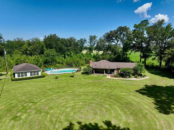 15.7 Acres of Land with Home for Sale in Bainbridge, Georgia
