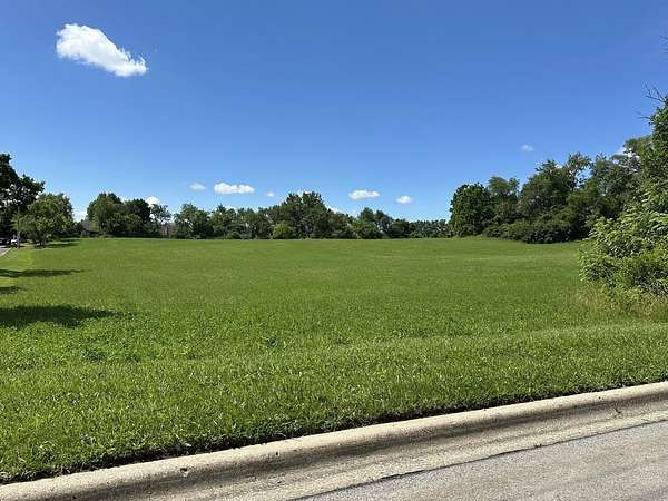 10 Acres of Residential Land for Sale in Woodstock, Illinois