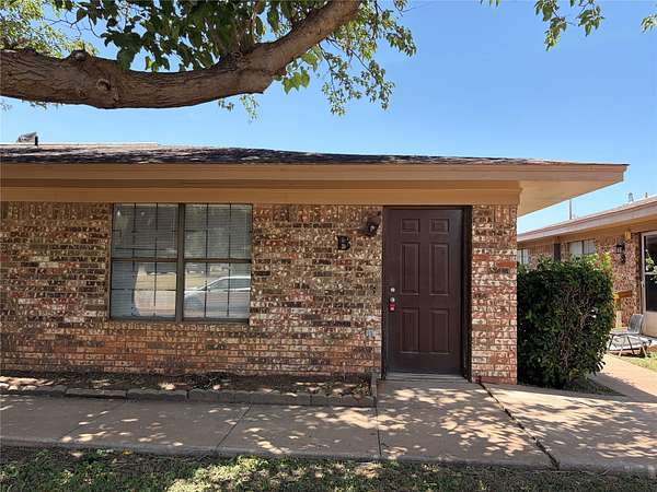2.65 Acres of Land with Home for Lease in Abilene, Texas