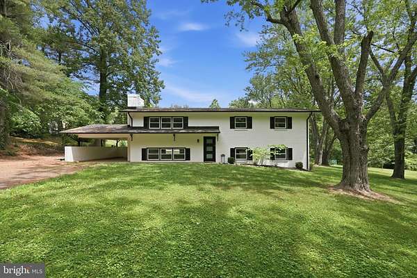 2 Acres of Land with Home for Lease in Warrenton, Virginia