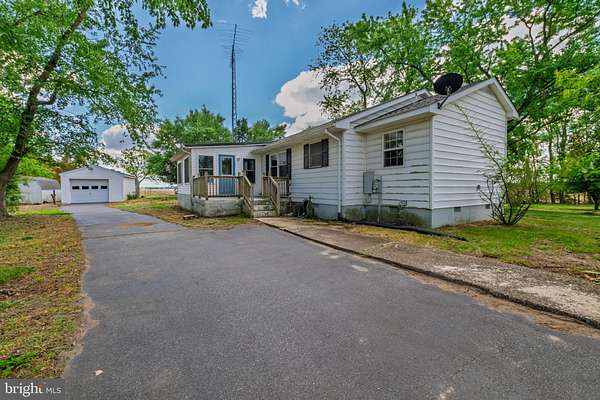 1.57 Acres of Land with Home for Sale in Dagsboro, Delaware