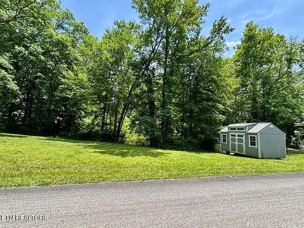 0.95 Acres of Residential Land for Sale in Rockwood, Tennessee
