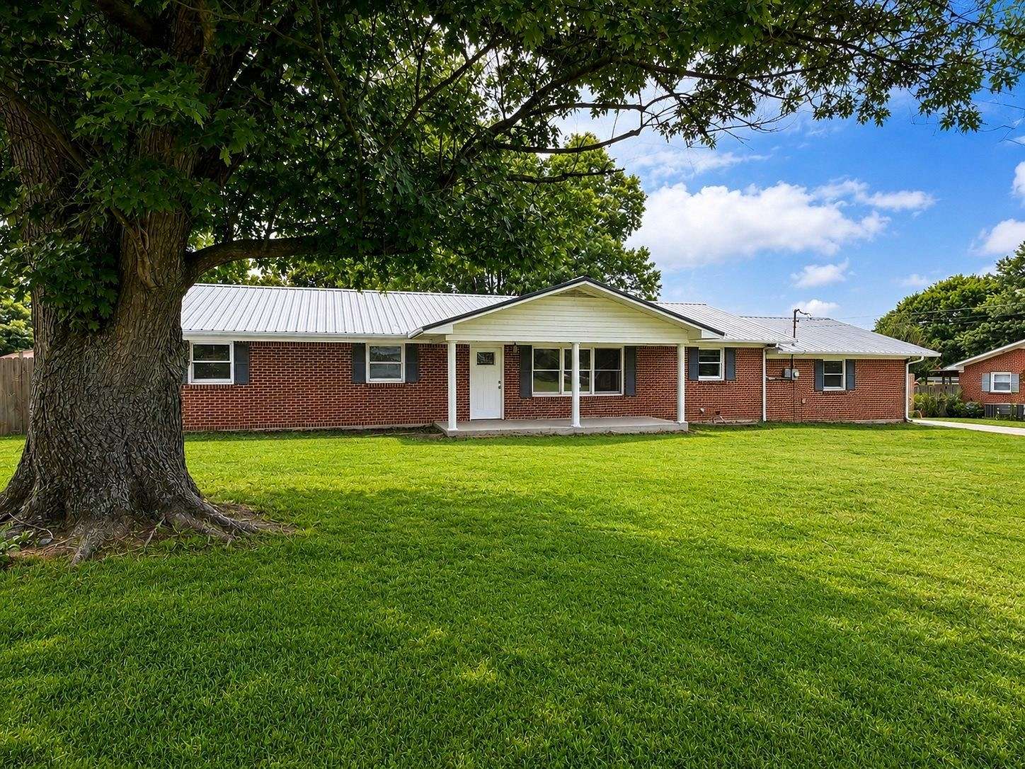 8.5 Acres of Land with Home for Sale in Manchester, Tennessee