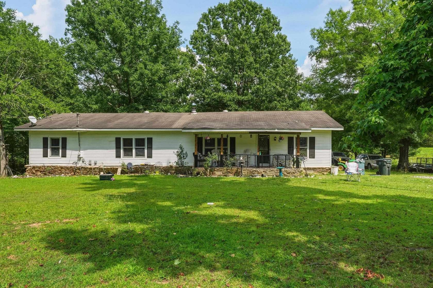 6 Acres of Land with Home for Sale in Cherokee, Alabama