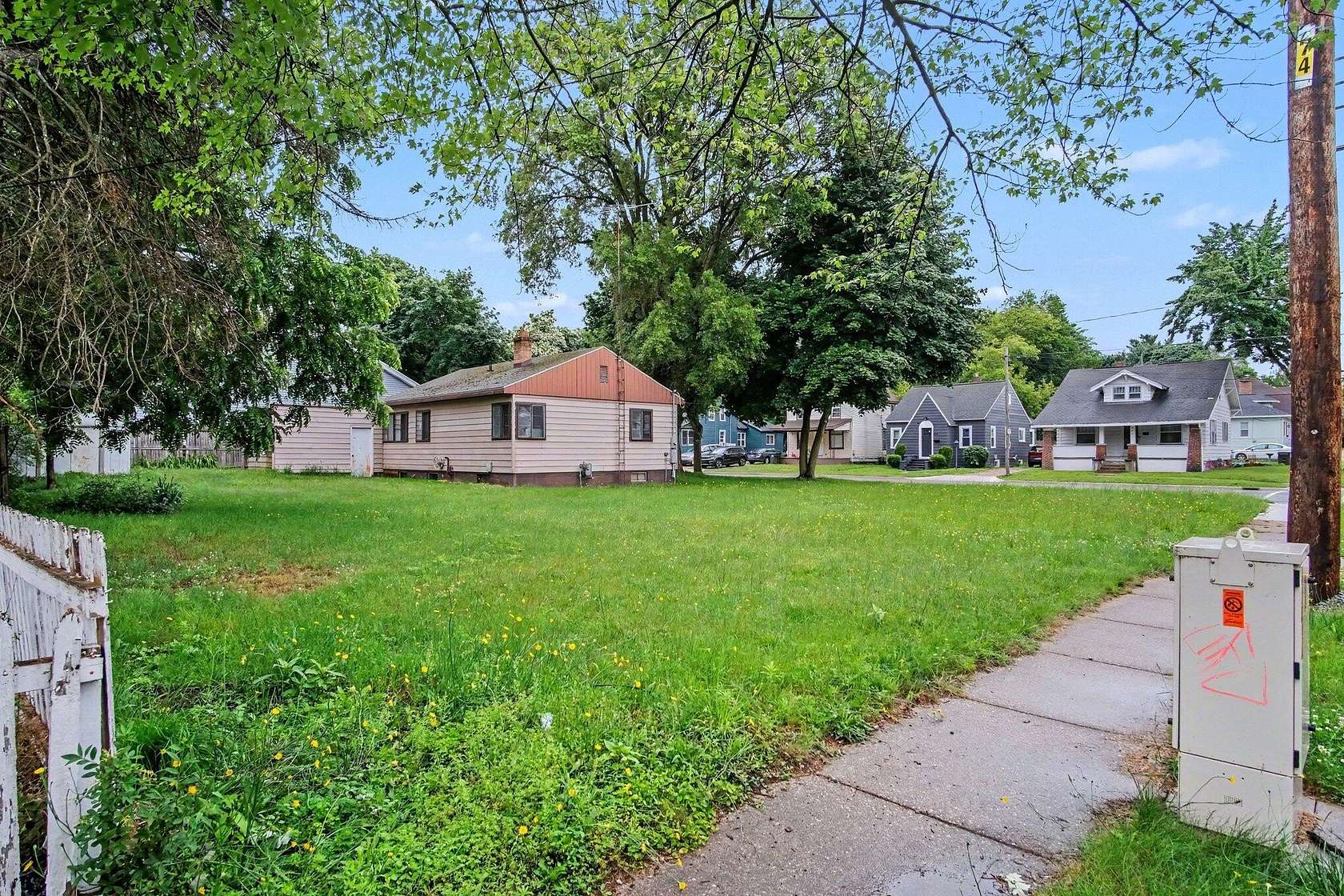 0.1 Acres of Residential Land for Sale in Muskegon, Michigan
