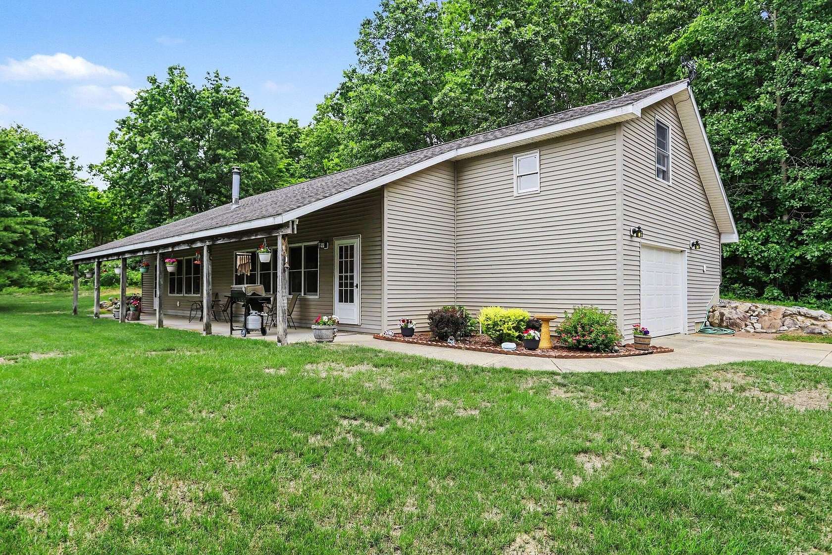 2 Acres of Land with Home for Sale in Battle Creek, Michigan
