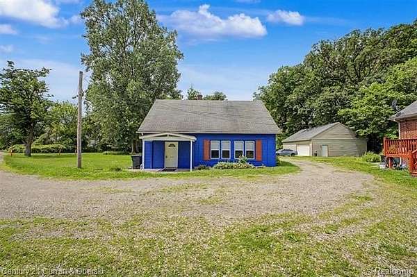 1.87 Acres of Land with Home for Lease in Harrison Charter Township, Michigan