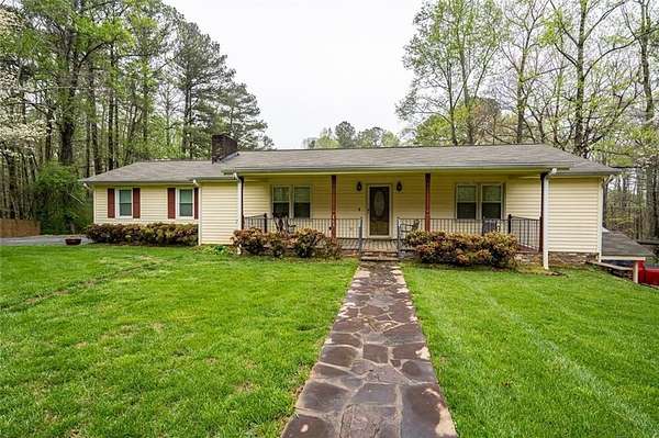 2.4 Acres of Land with Home for Lease in Woodstock, Georgia