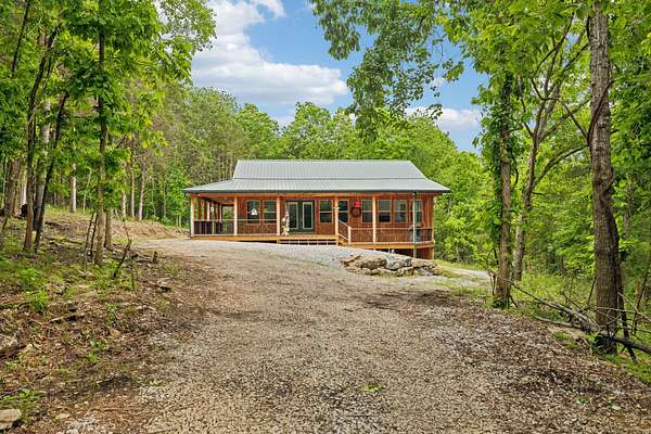 20.3 Acres of Land with Home for Sale in Hartsville, Tennessee