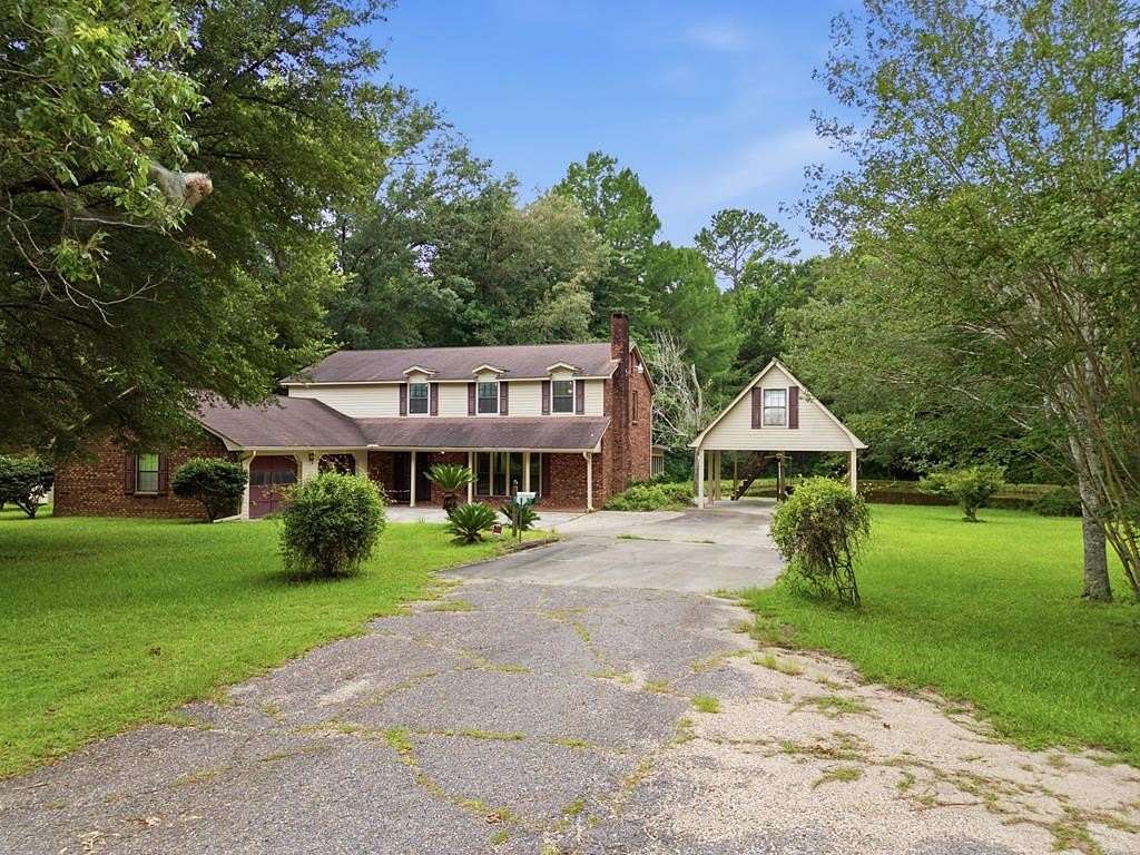 37 Acres of Land with Home for Sale in Laurel, Mississippi