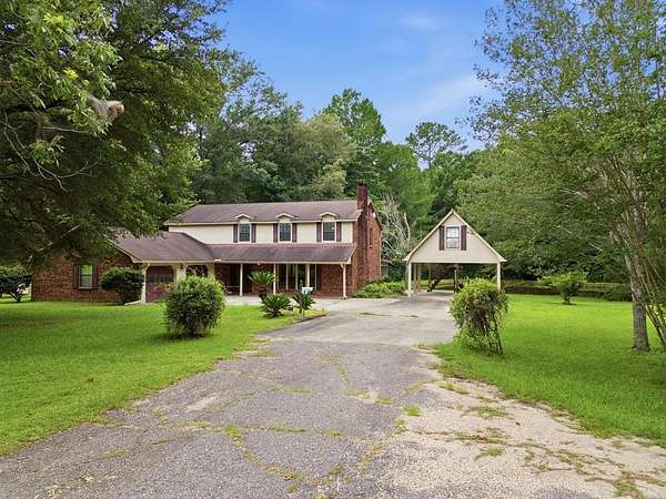 37 Acres of Land with Home for Sale in Laurel, Mississippi