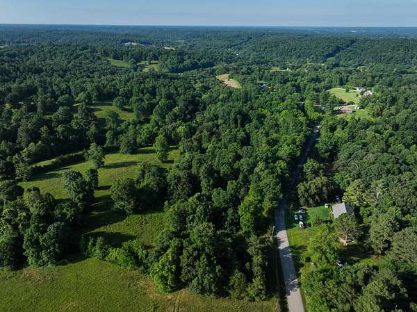 5 Acres of Residential Land for Sale in Palmyra, Tennessee