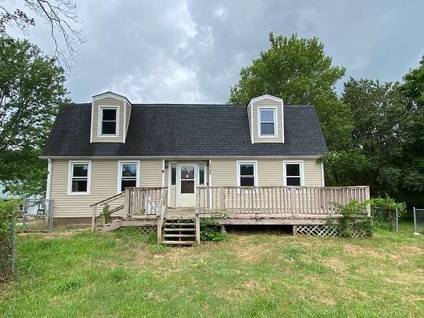 2 Acres of Land with Home for Sale in Pleasant View, Tennessee
