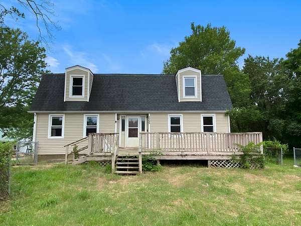 2 Acres of Land with Home for Sale in Pleasant View, Tennessee