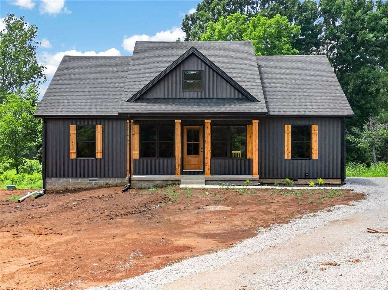 1.7 Acres of Land with Home for Sale in Auburn, Kentucky