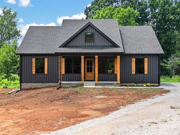 1.7 Acres of Land with Home for Sale in Auburn, Kentucky