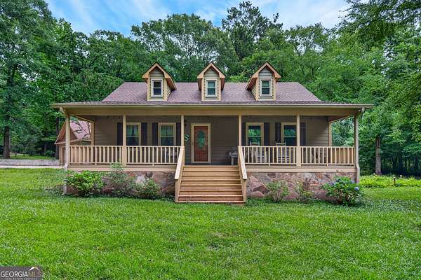 10.6 Acres of Recreational Land with Home for Sale in LaGrange, Georgia