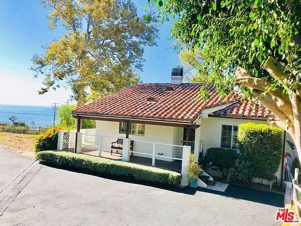 3.26 Acres of Land with Home for Lease in Malibu, California