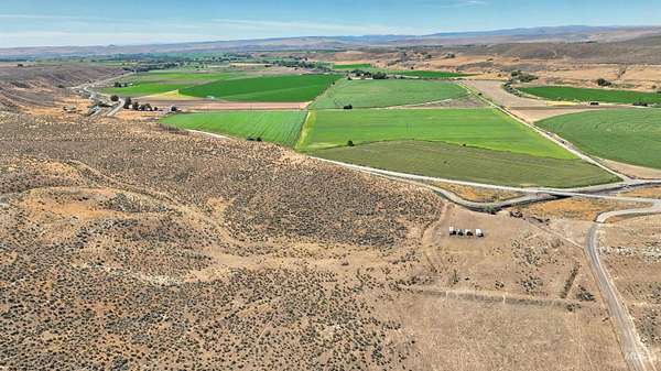 21.4 Acres of Recreational Land for Sale in Vale, Oregon
