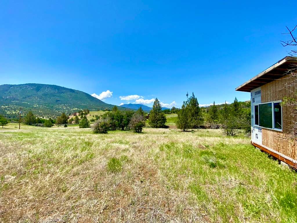 1 Acre of Residential Land for Sale in Hornbrook, California