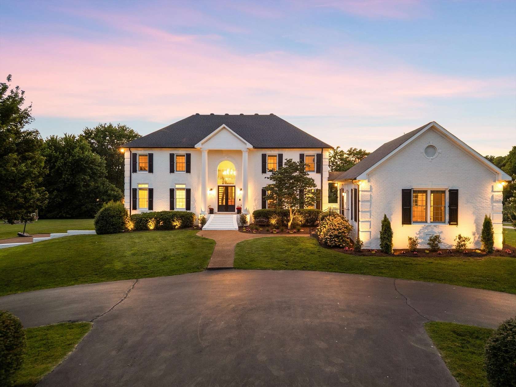 12 Acres of Land with Home for Sale in Franklin, Tennessee