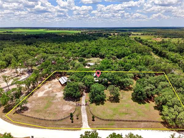 5 Acres of Land with Home for Sale in Morriston, Florida
