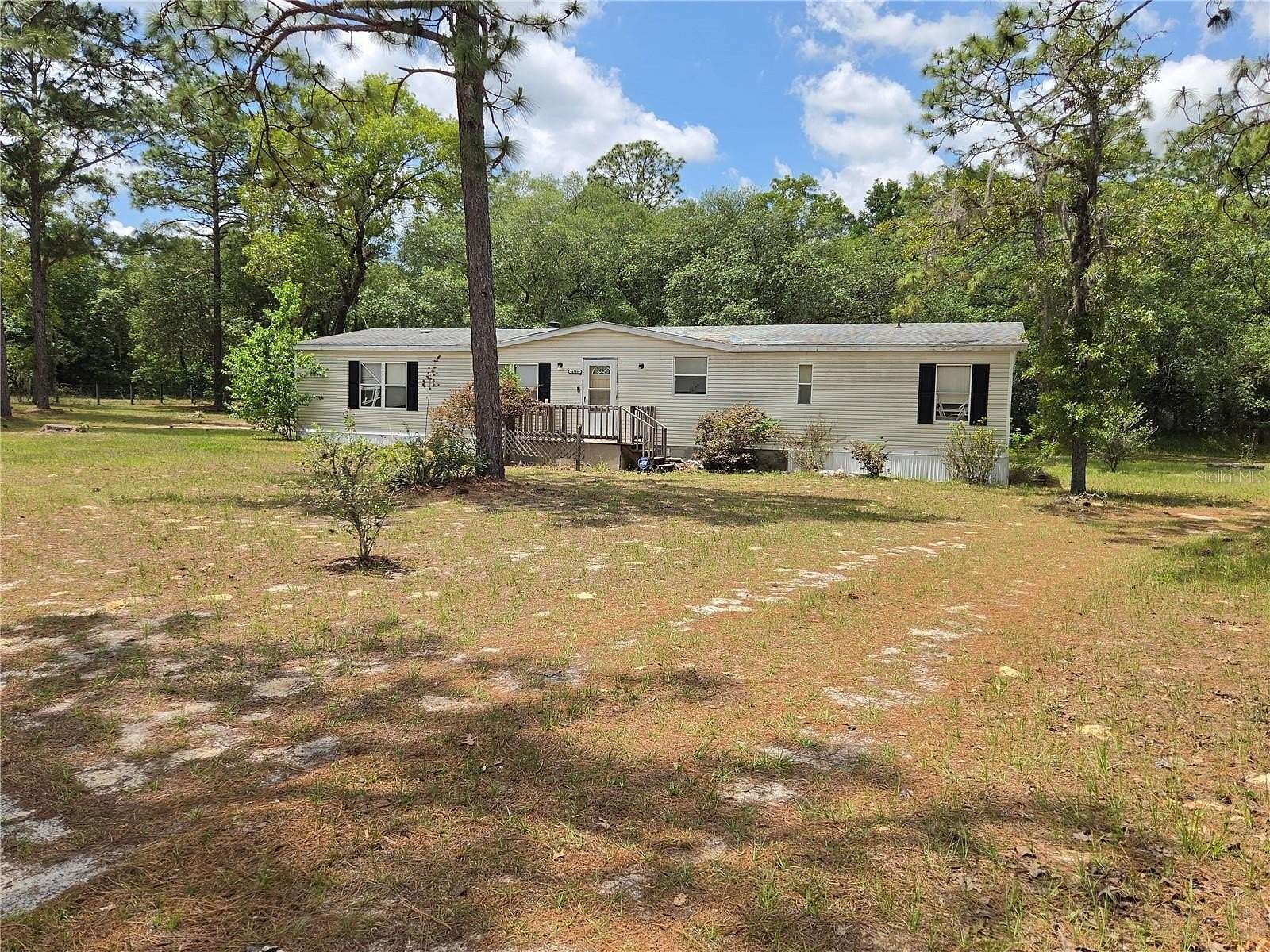 1.5 Acres of Land with Home for Lease in Ocala, Florida