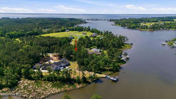 1.24 Acres of Residential Land for Sale in Oriental, North Carolina