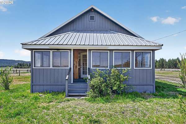 48.3 Acres of Land with Home for Sale in Sprague River, Oregon