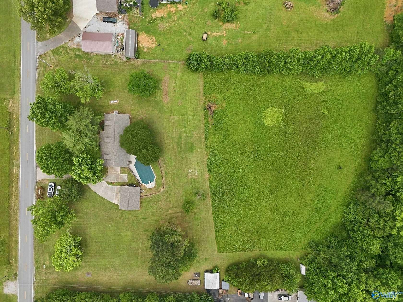 7.5 Acres of Land with Home for Sale in Toney, Alabama