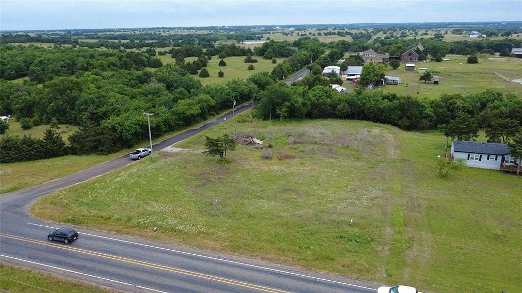 1.18 Acres of Residential Land for Sale in Celeste, Texas