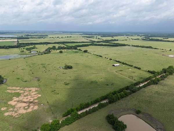 39.4 Acres of Recreational & Residential Land for Sale in Clarksville, Texas