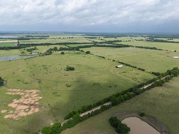 39.4 Acres of Recreational Land for Sale in Clarksville, Texas