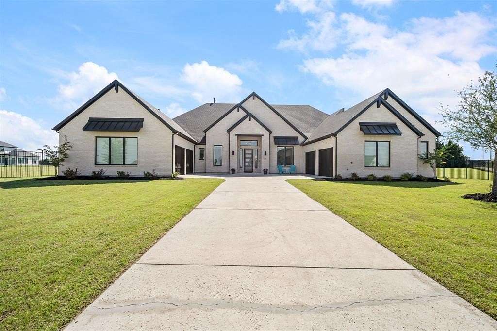 1.72 Acres of Land with Home for Sale in Sunnyvale, Texas