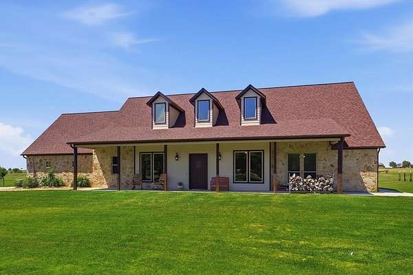 5 Acres of Land with Home for Sale in Fort Worth, Texas