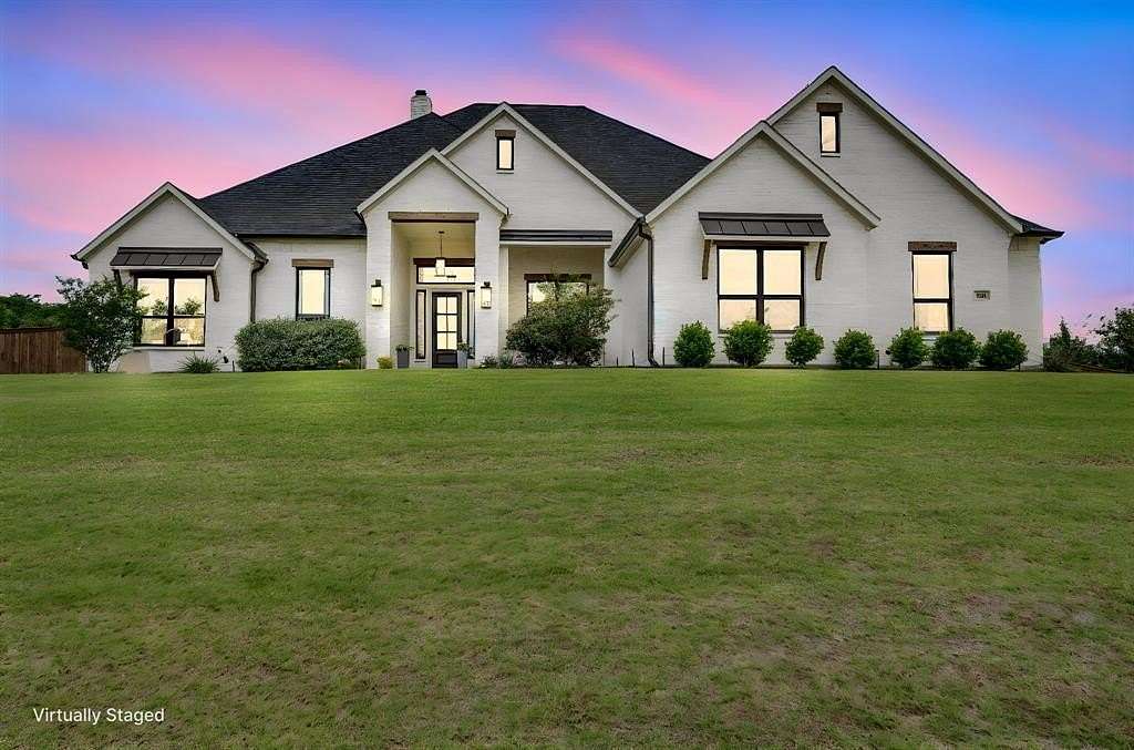 1.5 Acres of Land with Home for Sale in Midlothian, Texas