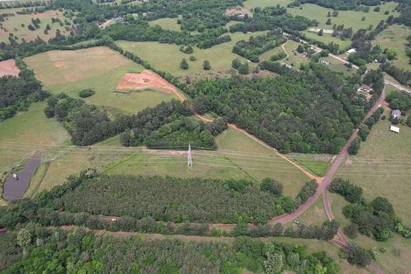 121 Acres of Recreational & Residential Land for Sale in Laneville, Texas