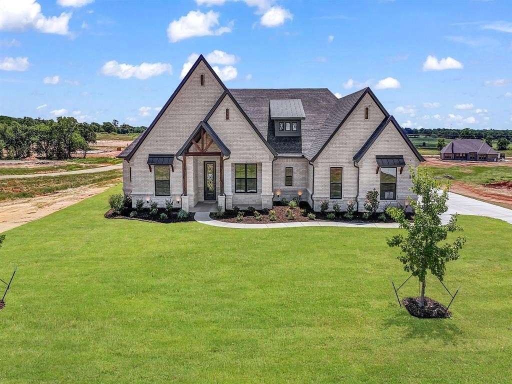 2 Acres of Land with Home for Sale in Decatur, Texas