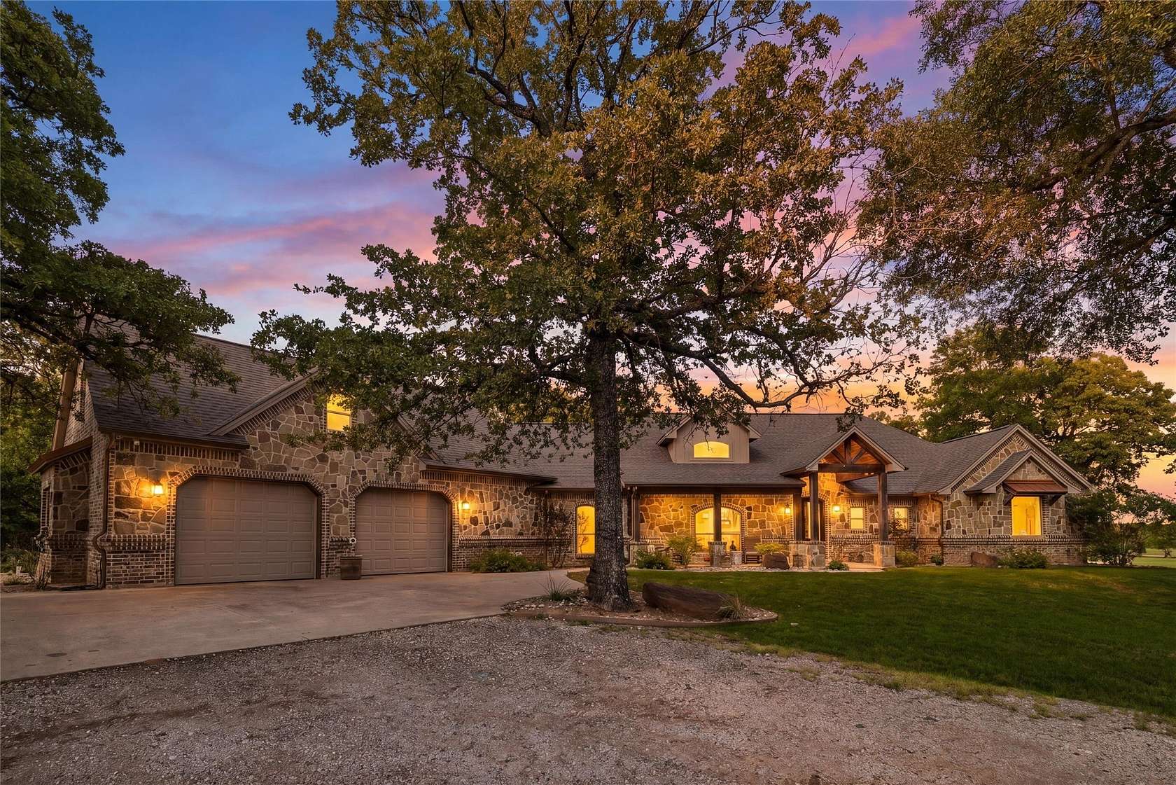 23.4 Acres of Land with Home for Sale in Grandview, Texas