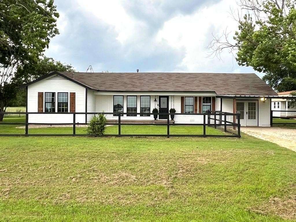 5 Acres of Land with Home for Sale in Waco, Texas