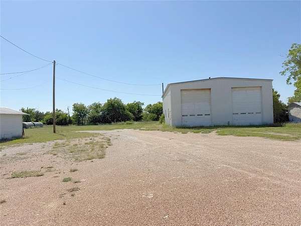 12 Acres of Land for Sale in Hamilton, Texas