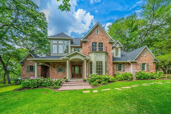 12 Acres of Recreational Land with Home for Sale in Athens, Texas