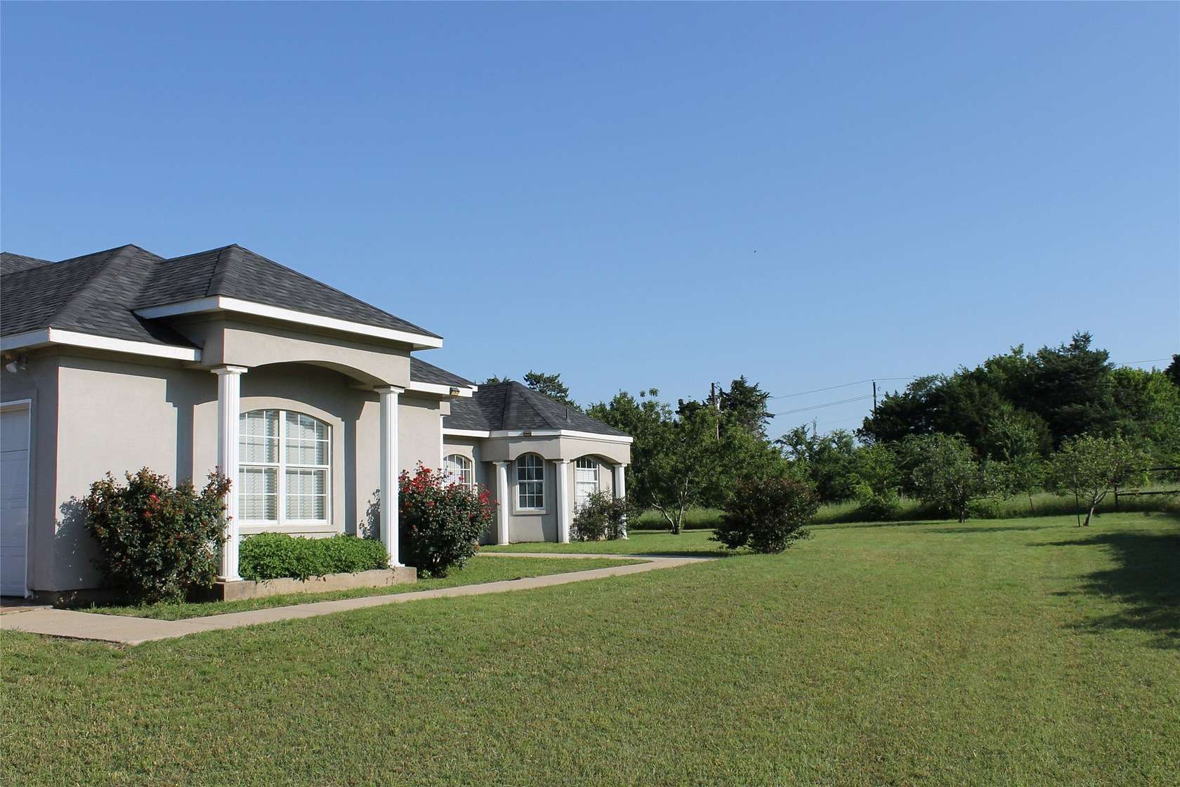 10.2 Acres of Land with Home for Sale in Pottsboro, Texas