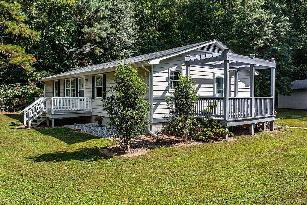 1.74 Acres of Land with Home for Sale in Hartfield, Virginia