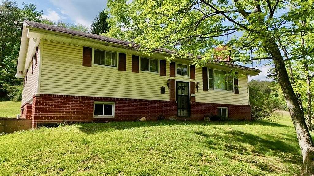 10 Acres of Land with Home for Sale in Wellston, Ohio