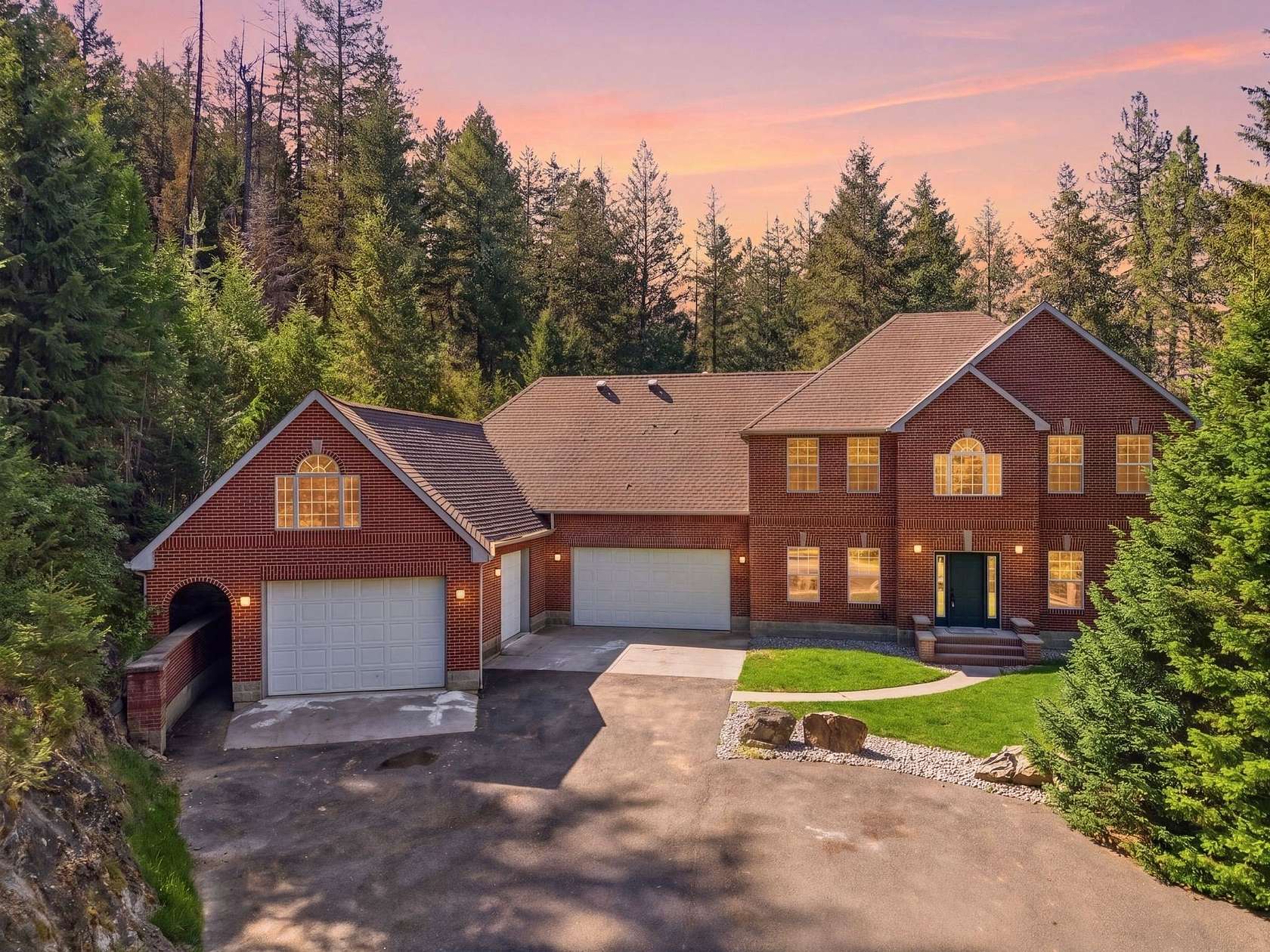 4.47 Acres of Land with Home for Sale in Spokane, Washington