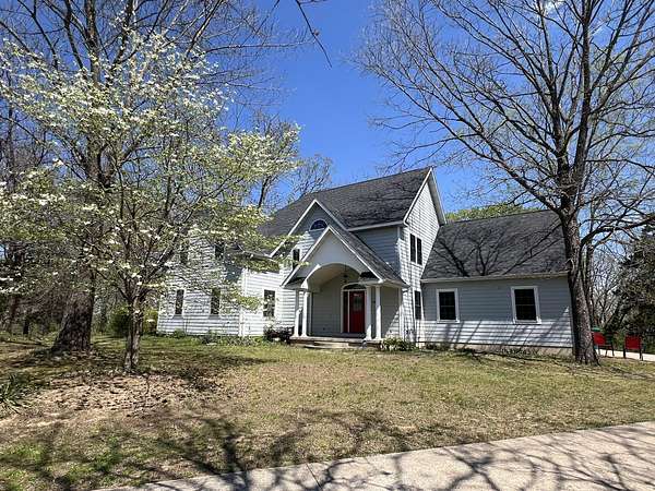 4 Acres of Land with Home for Sale in Willow Springs, Missouri